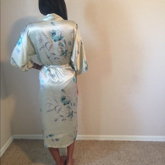 Kimono like cover up. - Picture 5 of 8